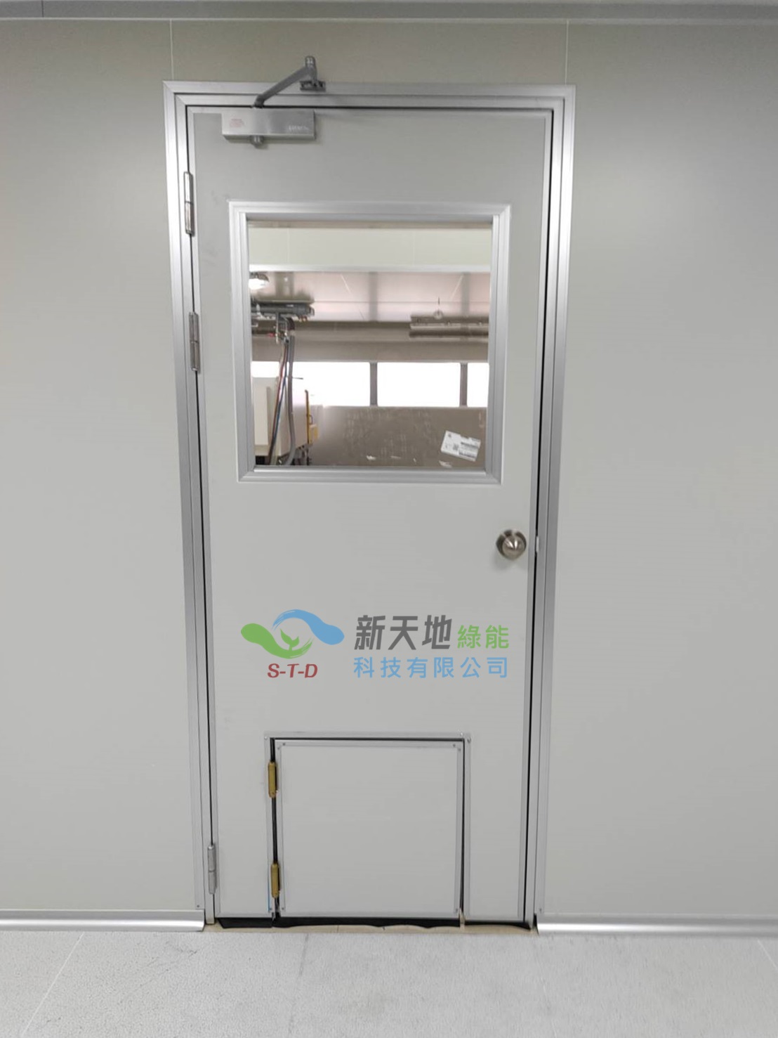 廠房-庫板門下方通道門